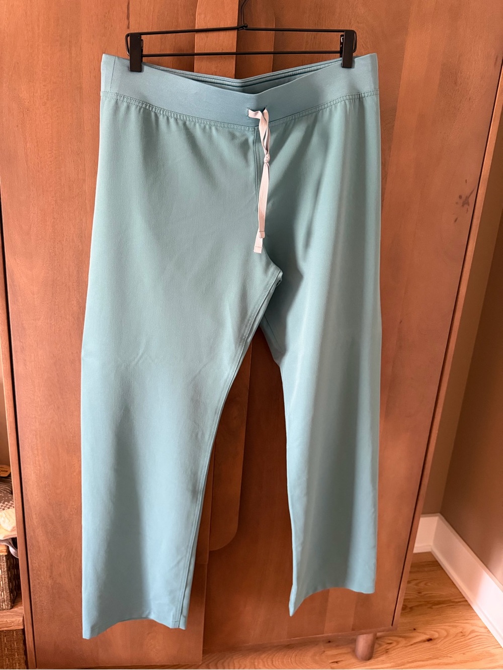FIGS Mint Green Straight-Leg Scrub Pants with White Drawstring
